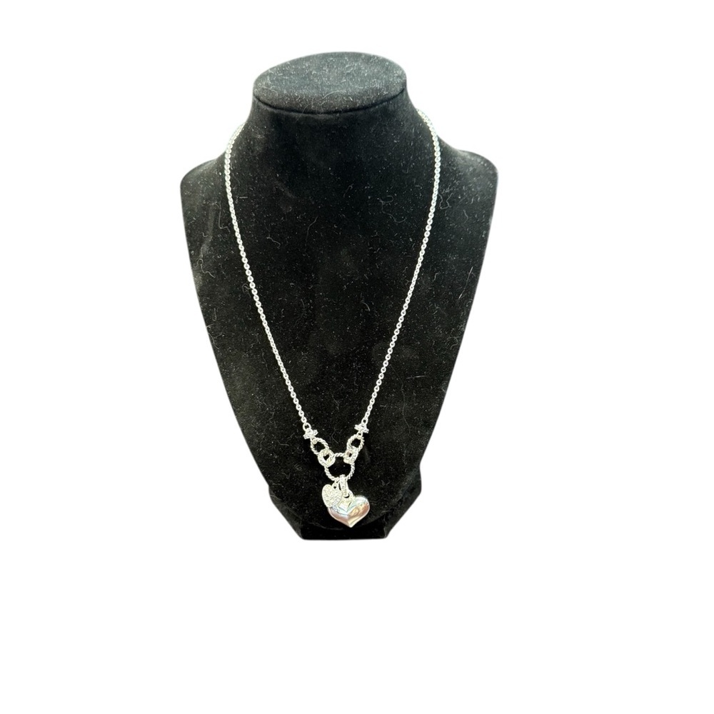 Avon Silver Heart Pendant Necklace Classic Design vintage 2009 NIB